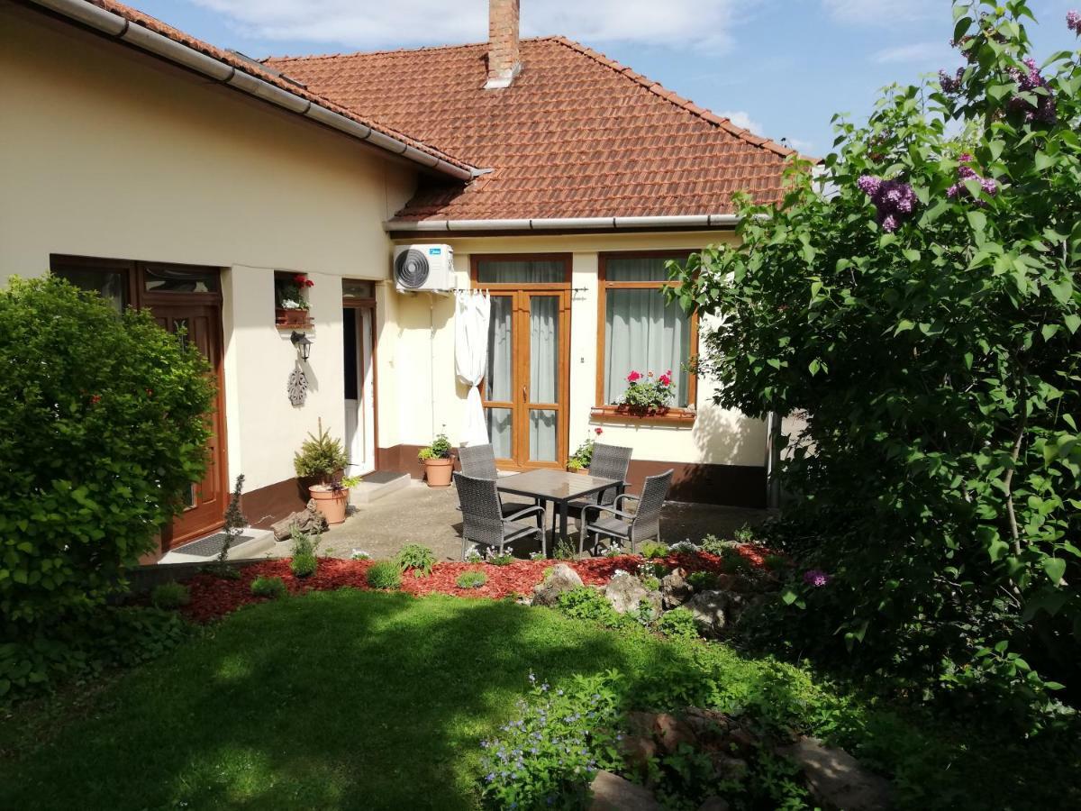 Gyöngyszem Vendégház Eger Extérieur photo